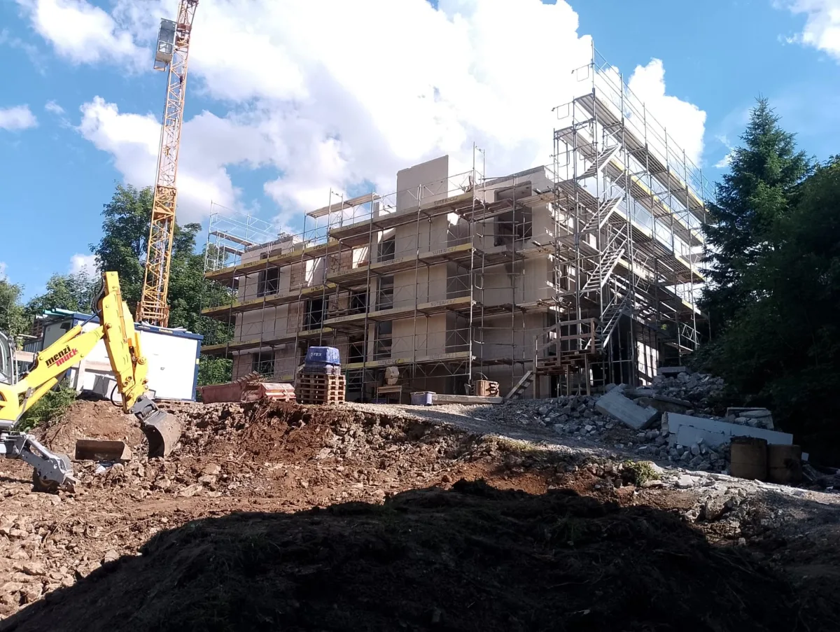 Hauswartwohnung (80 - 100 % Stelle) mit attraktiver Wohnmöglichkeit - ERSTVERMIETUNG, 6433 Stoos, Foto 2