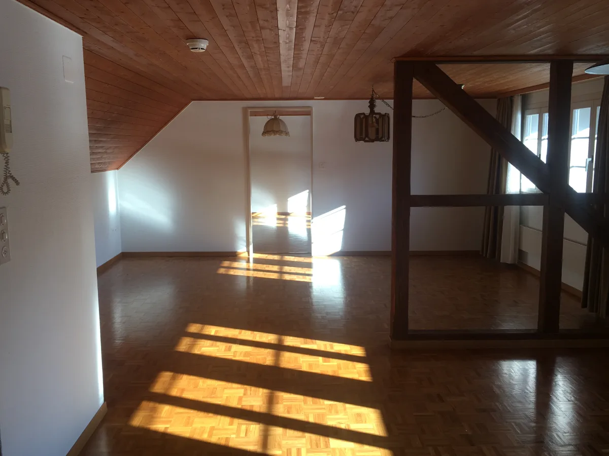 2.5-Zimmer-Dachwohnung im historischen Emsemble in Schwyz, 6430 Schwyz, Foto 4
